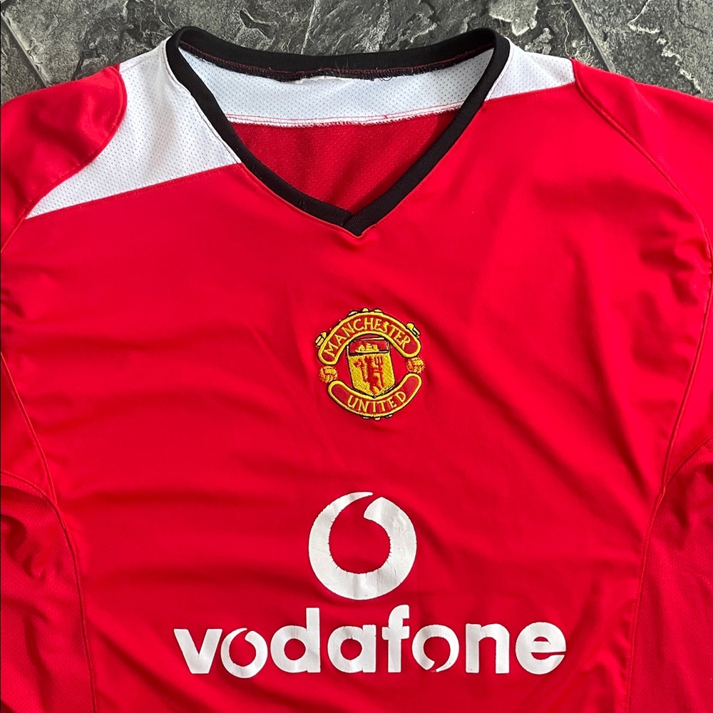 Vintage MANCHESTER UNITED Football Soccer Jersey w Embroidered Crest Vneck Mesh